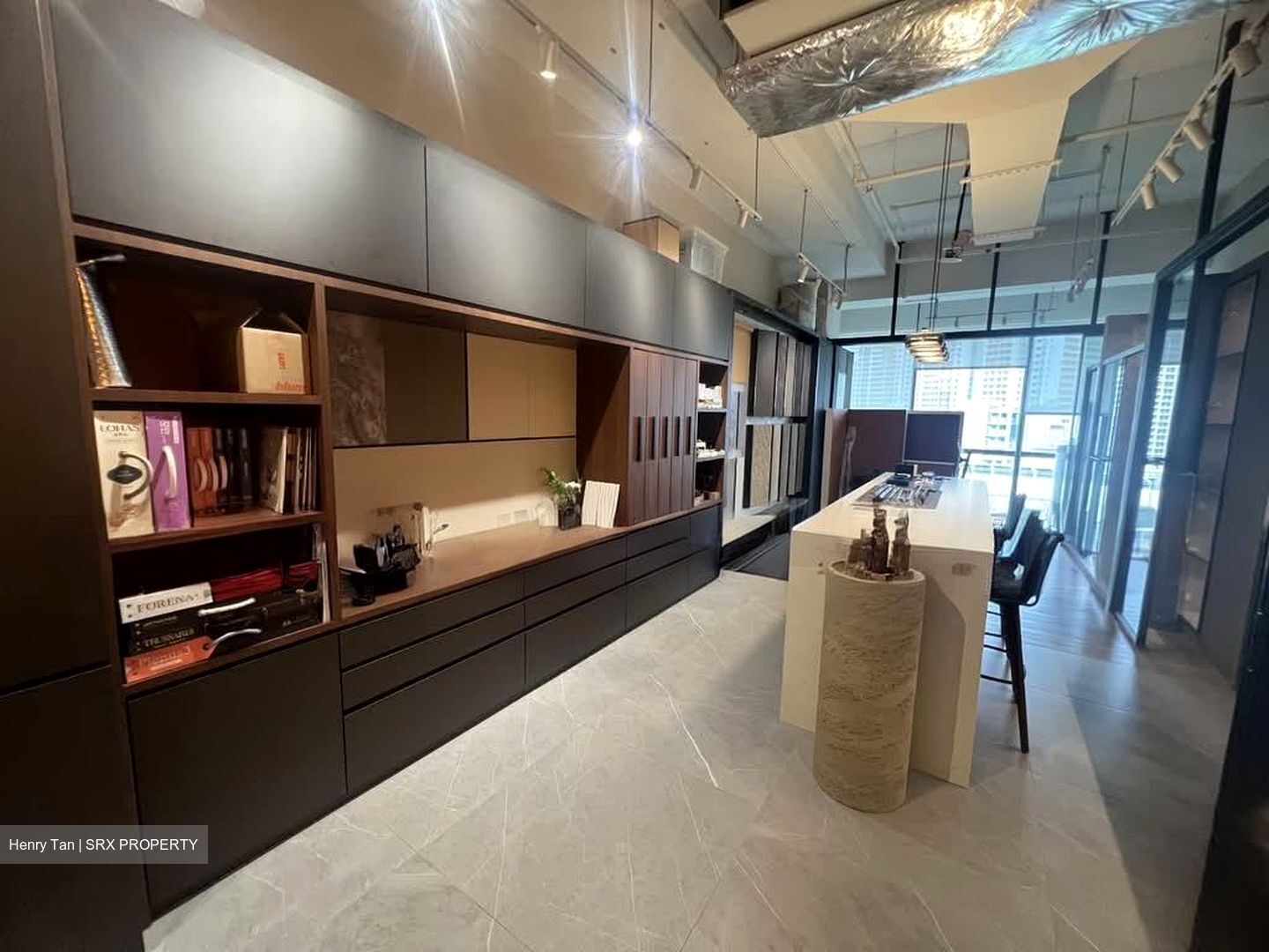 Woods Square (D25), Office #563999781